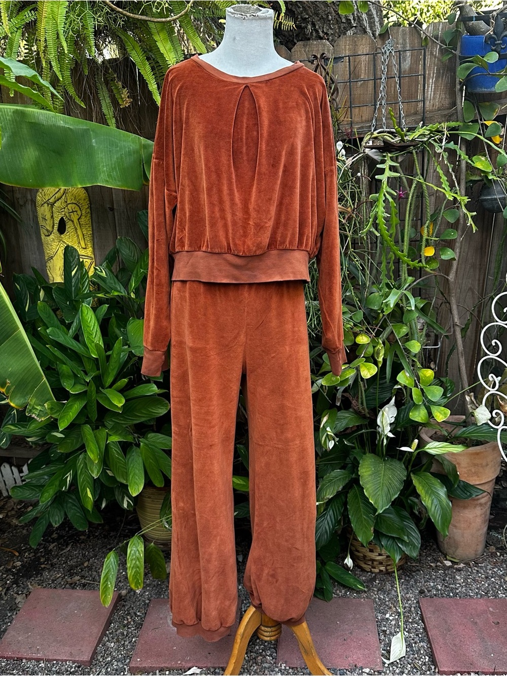 Suzi Kondi Rust Velour Harem Pants & Pullover Set SZ M